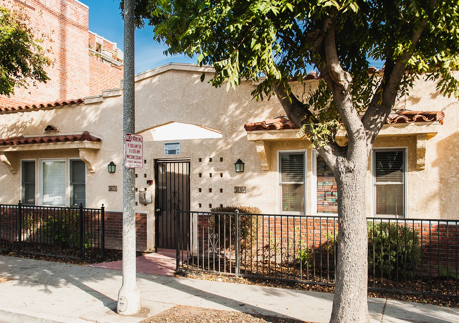Spanish Style Living In Long Beach! — Photo 1