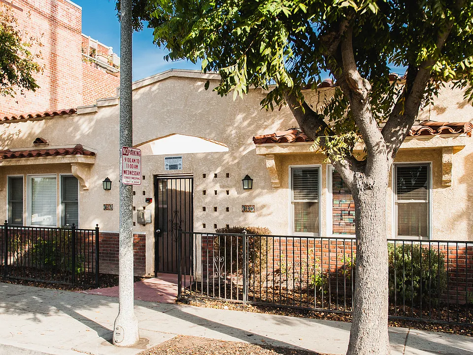 932 Daisy Ave #938