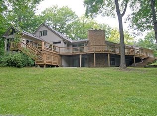 462 Vixen Rd, Wayzata, MN 55391