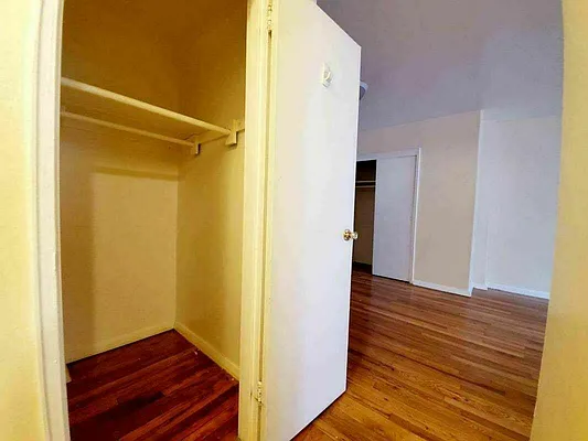 Rented by Bruma Realty LLC | media 15