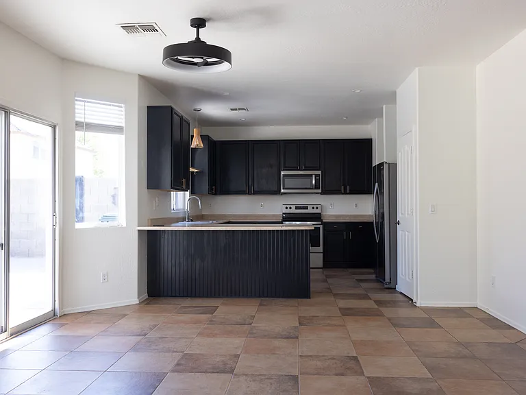 9016 W Preston Ln — Photo 2