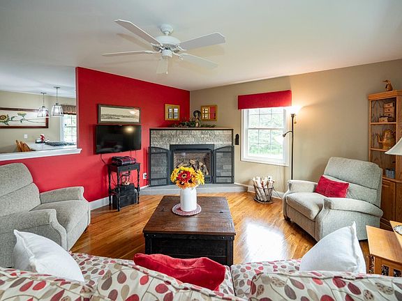 5th image of 1577 Village Ct