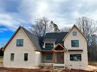 8411 Wolf Ridge Trl, Oak Ridge, NC 27310