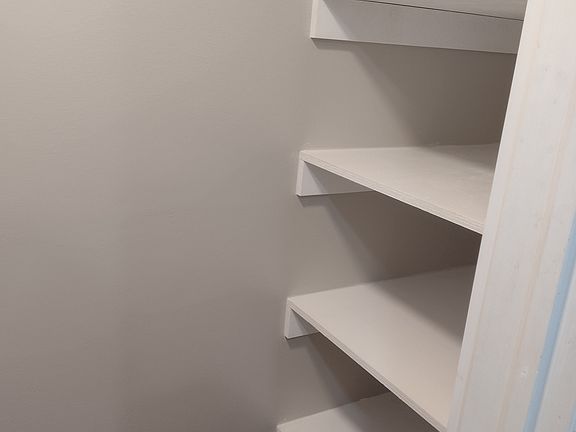 5th image of 118 W Dodridge St APT A