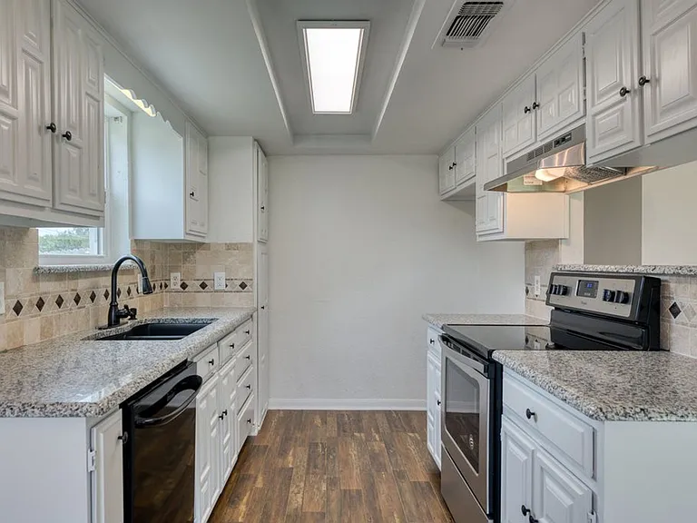 1700 Willow Vale Dr — Photo 9