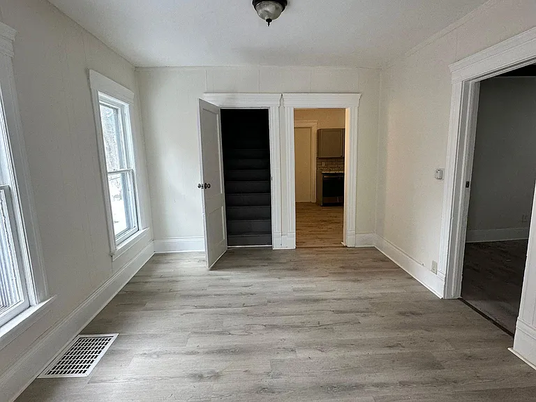 500 Greenwood Pl — Photo 3
