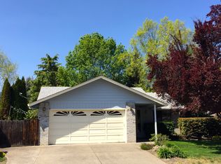 590 Louis J St, Talent, OR 97540