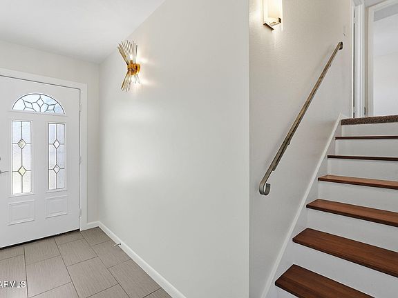 3rd image of 232 E ELLIS Drive