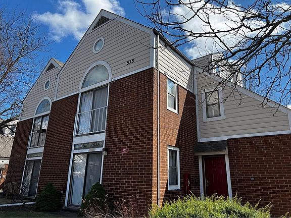 3rd image of 535 Donofrio Dr Unit 4