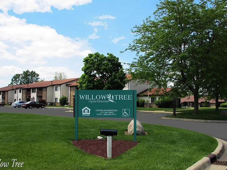 300 S Miller Dr — Photo 4