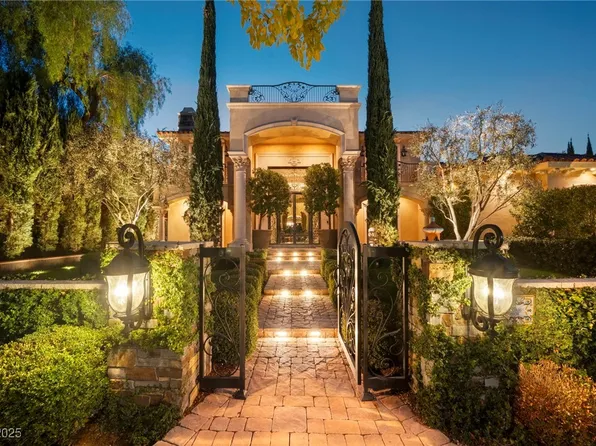 8808 Greensboro Ln, Las Vegas, NV 89134