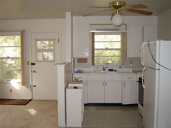 405-2 Kitchen