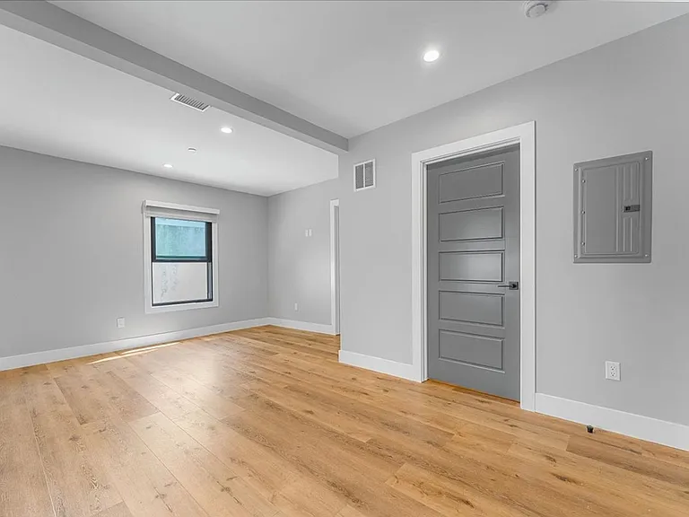 1182 West Blvd #C — Photo 6