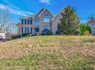 119 Joyce Dr, Moosic, PA 18507