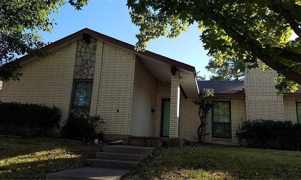 1st image of 1214 Denmark Dr