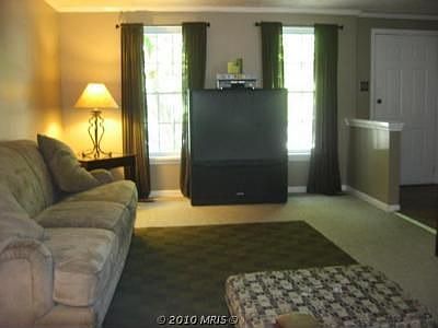 4th image of 1823 Queen Anne Sq