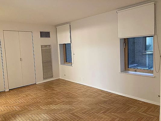 1st image of 106 Central Park S APT 6D
