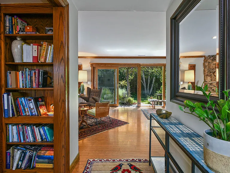 5820 Mammoth Ave — Photo 11