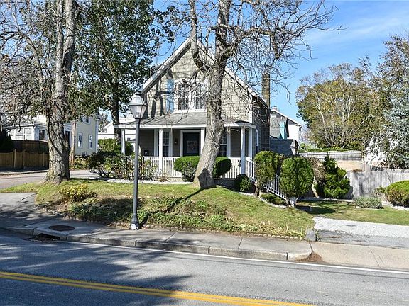 3rd image of 38 Lion St