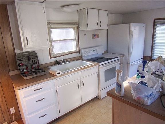 1124 Creek rd, Beaverton 48612 012