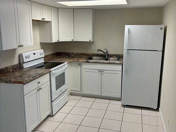 5th image of 695 Douglas Dr #C