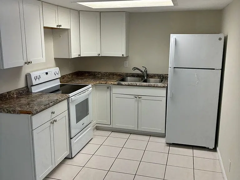 695 Douglas Dr #C — Photo 5