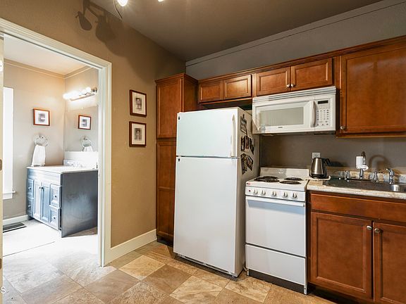 3rd image of 604 N 3rd St
