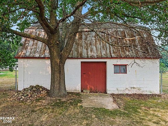 4th image of 8331 E Coldwater Rd