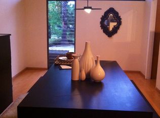 2035 Skyview Dr, Altadena, CA 91001