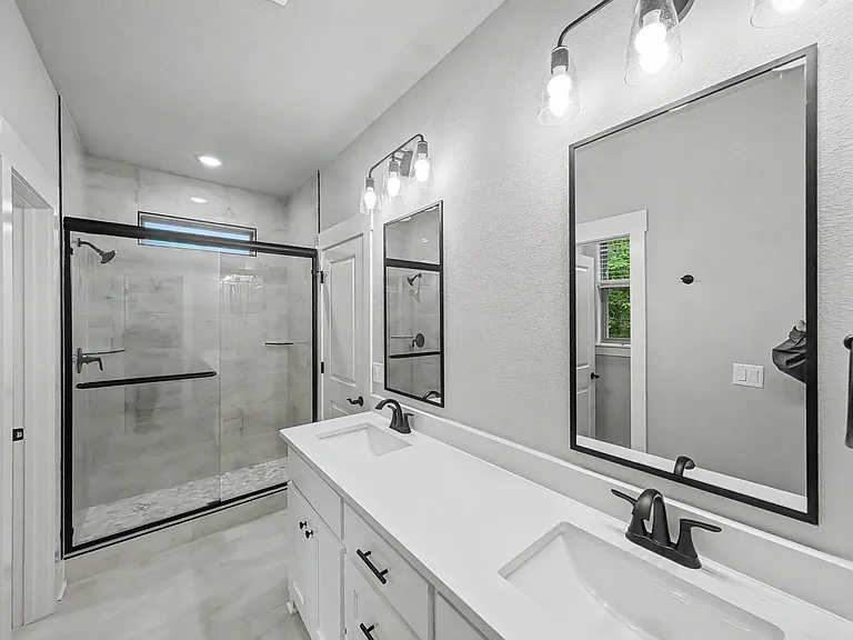 64 Islay Dr — Photo 12