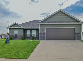 5760 Royal Plum Dr, Columbia, MO 65202