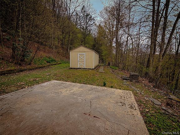 2nd image of 322 Peas Eddy Road
