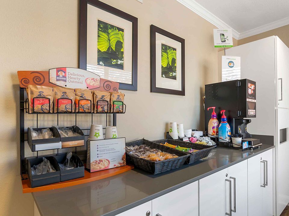 Free Grab-and-Go Breakfast
