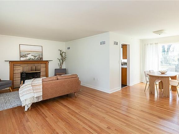 4th image of 401 E 59th St