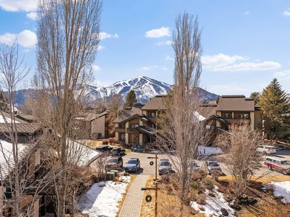569 Wildflower Condo Dr, Sun Valley, ID 83353