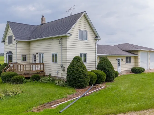 8337 Jacquis Rd, Winneconne, WI 54986