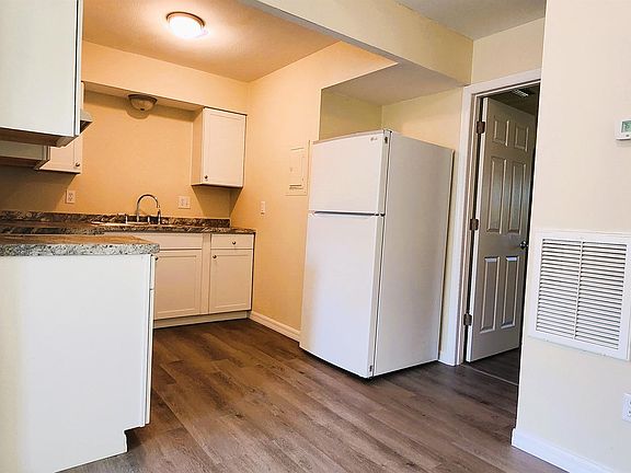 4th image of 501 E Seminole Ave #10913363