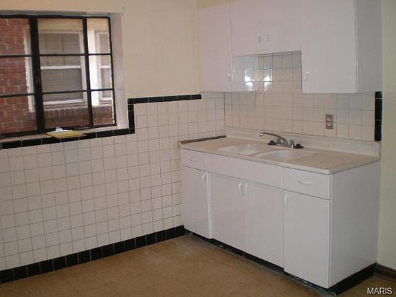 2nd image of 5046-5048 Oleatha Ave