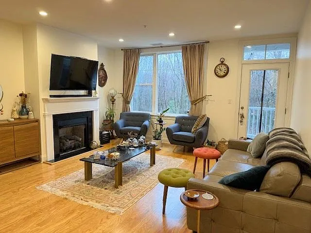 2 Inwood Dr #2010 — Photo 2