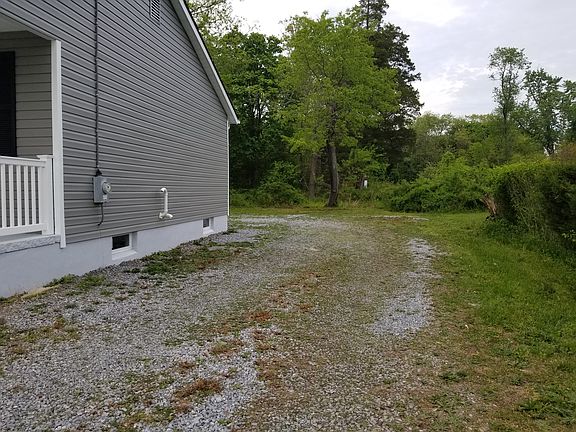 5th image of 1050 E Sherman Ave