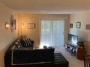 121 Cluff Crossing Rd APT 13, Salem, NH 03079
