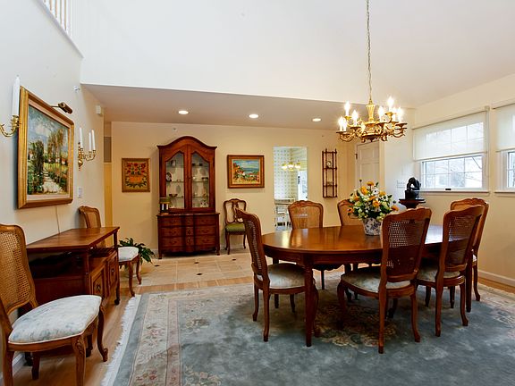 3rd image of 12 Brook Hills Cir #12