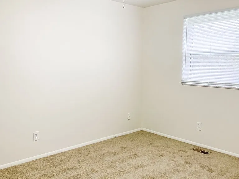 1140 Bishop Dr #F — Photo 6