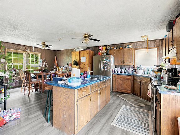 5th image of 179 Lakeside Dr