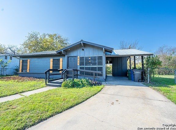 2nd image of 823 Yellow Wood Dr