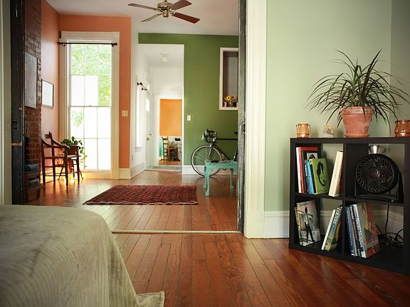 4th image of 301 S Cherry St #A