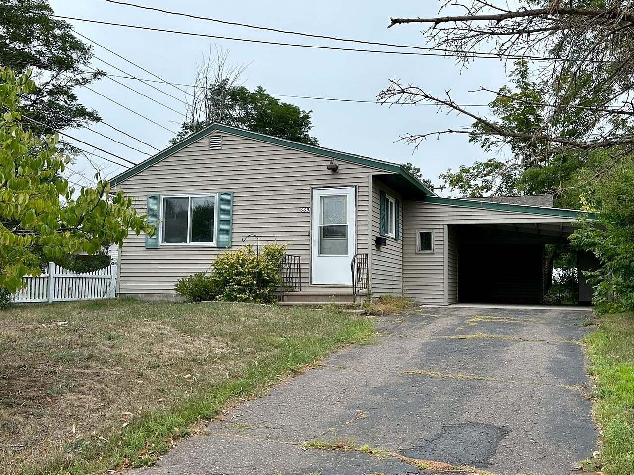 609 Cedar Ave, Moose Lake, MN 55767 Zillow