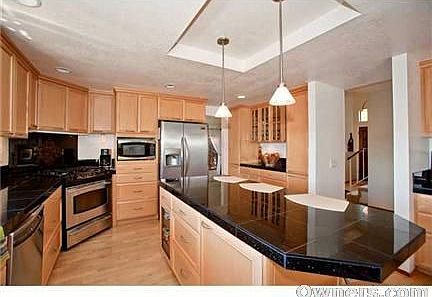 Updated Kitchen with S/S Appliances