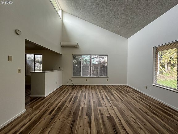 4th image of 1426 Village Park Pl