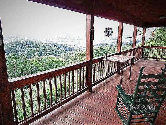 3rd image of 397 Graybeard Mountain Trl